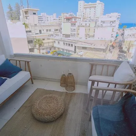 Kallucci's Maison De La Larnaca