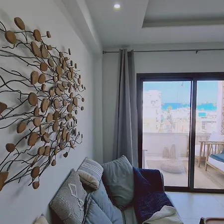 Kallucci's Maison De La *