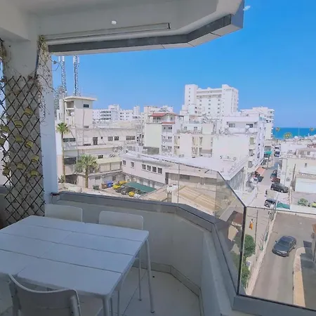 Kallucci's Maison De La * לרנקה