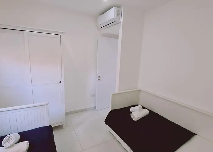 アパート Kallucci's Maison De La ラルナカ